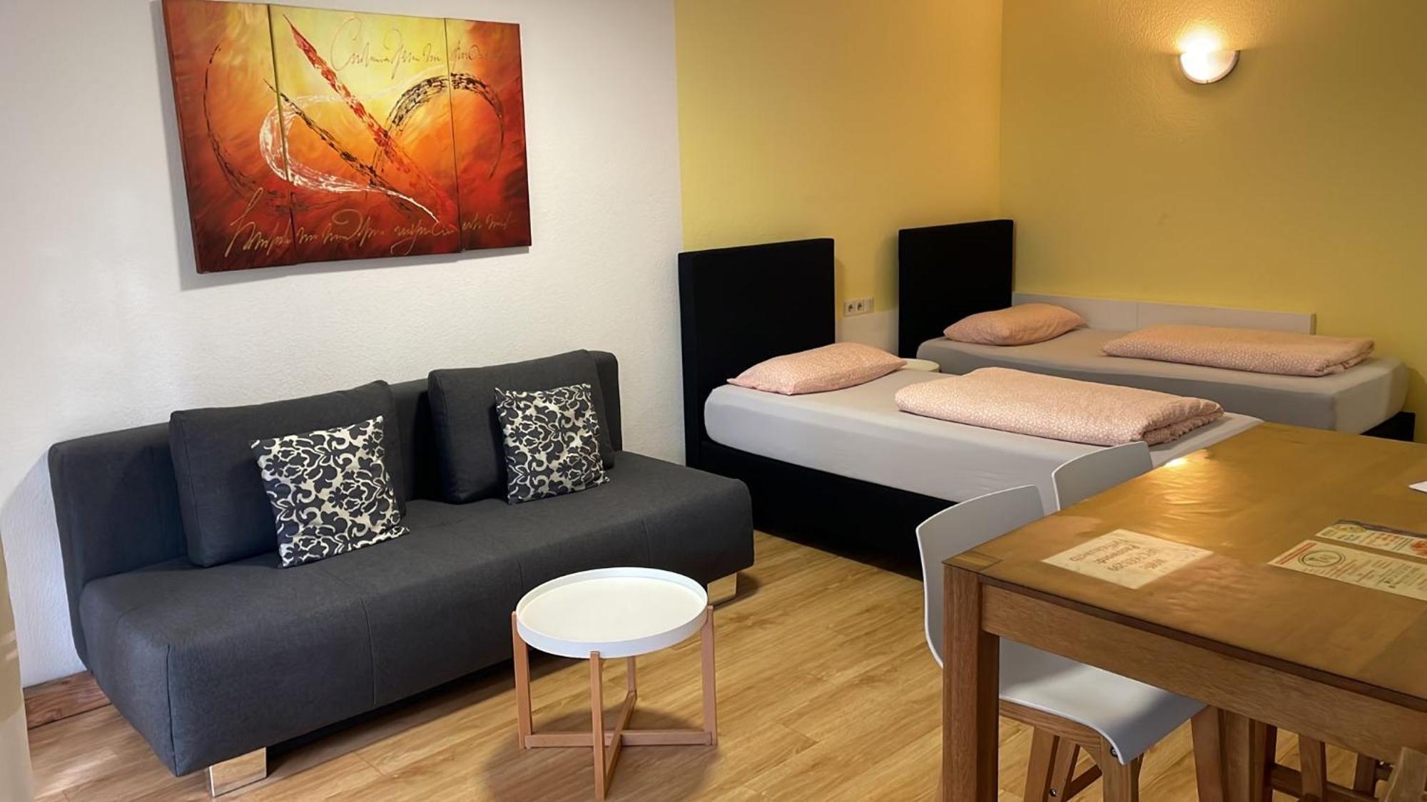 Apartment Metzingen City Экстерьер фото